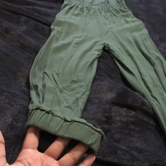 Super cute jumpsuit - Picture 2 of 6